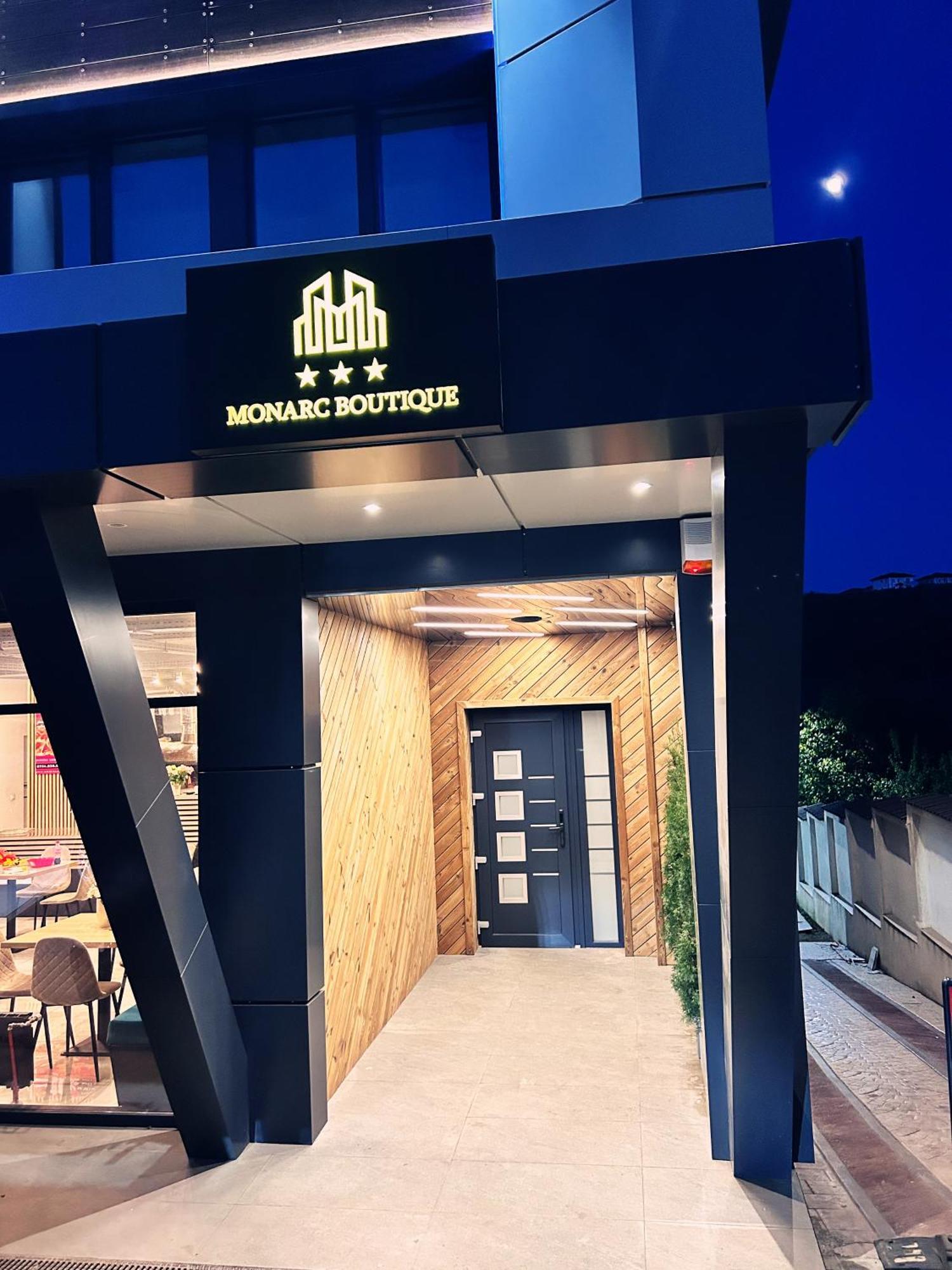 Monarc Boutique Aparthotel - Self Check-In Visan Esterno foto