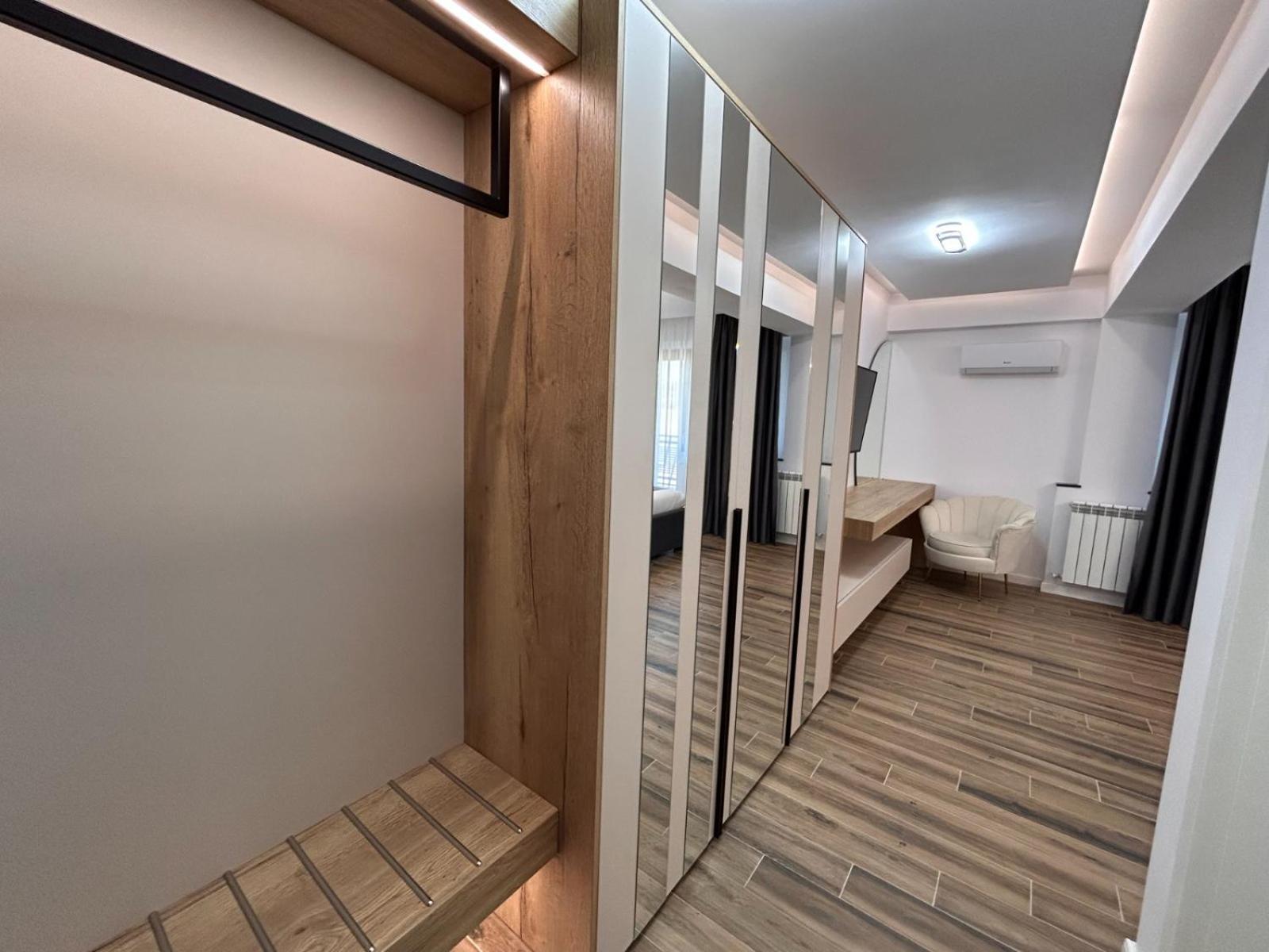 Monarc Boutique Aparthotel - Self Check-In Visan Esterno foto