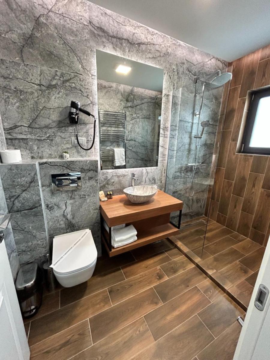Monarc Boutique Aparthotel - Self Check-In Visan Esterno foto