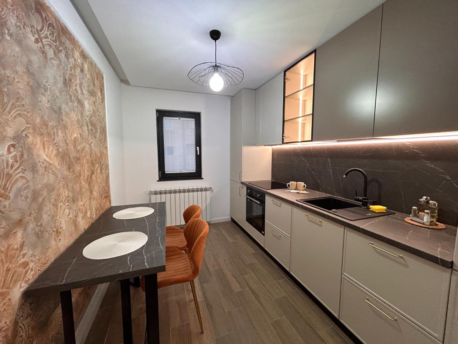 Monarc Boutique Aparthotel - Self Check-In Visan Esterno foto