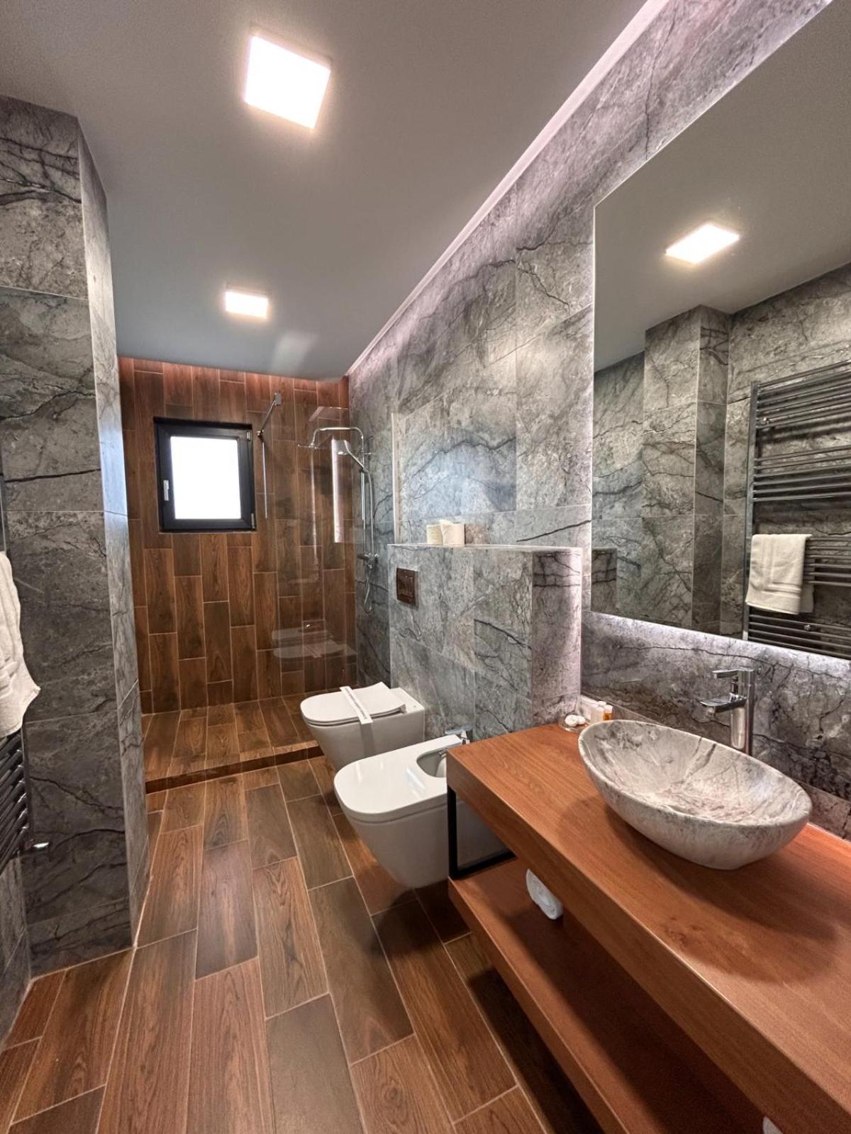 Monarc Boutique Aparthotel - Self Check-In Visan Esterno foto