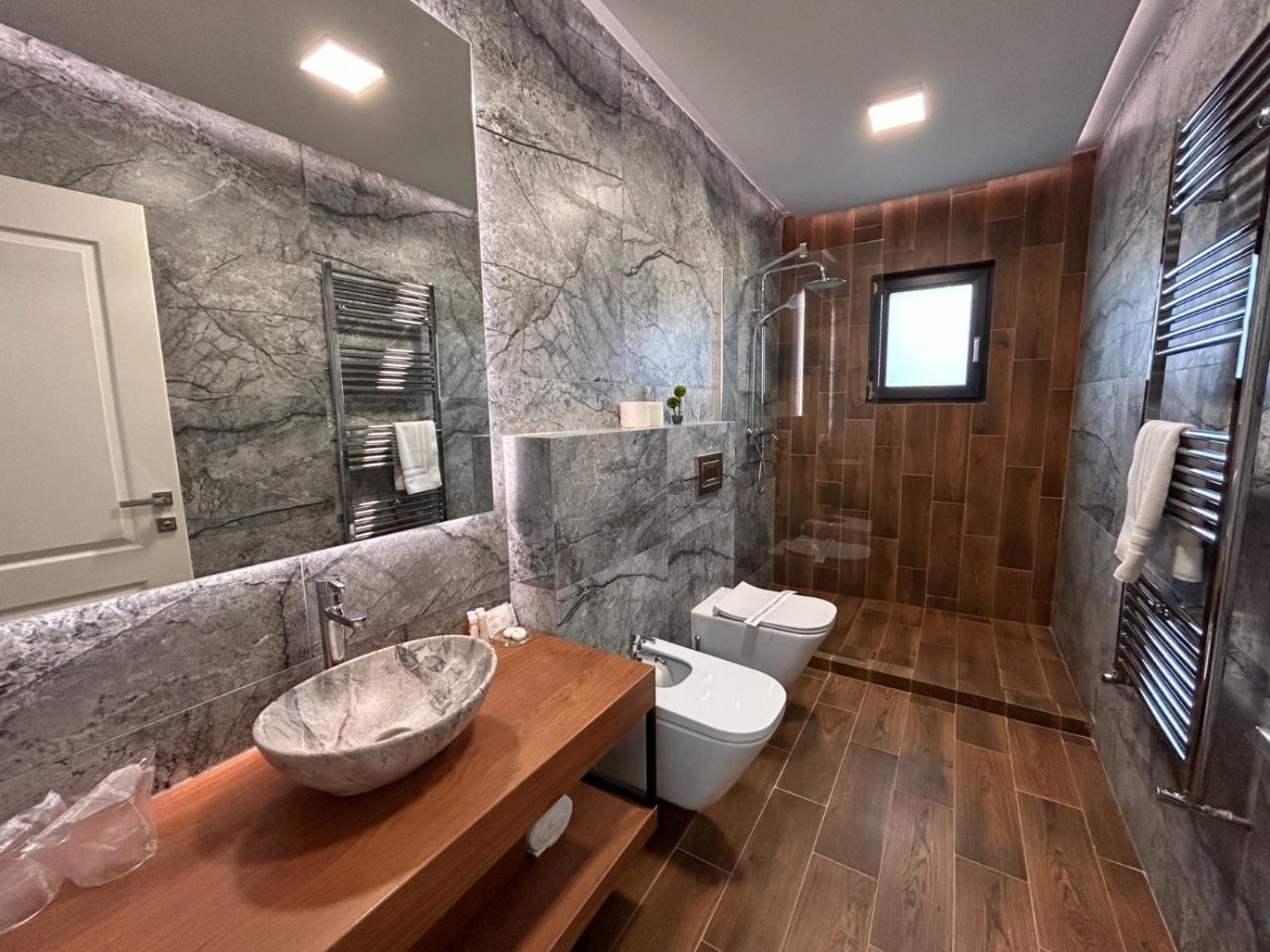 Monarc Boutique Aparthotel - Self Check-In Visan Esterno foto