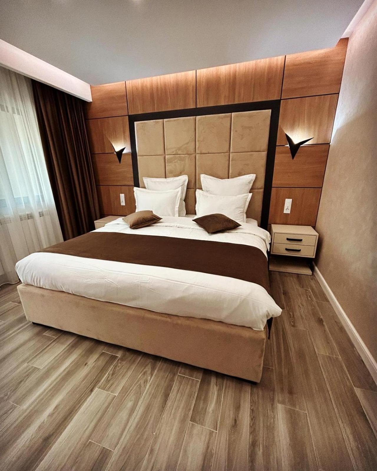 Monarc Boutique Aparthotel - Self Check-In Visan Esterno foto