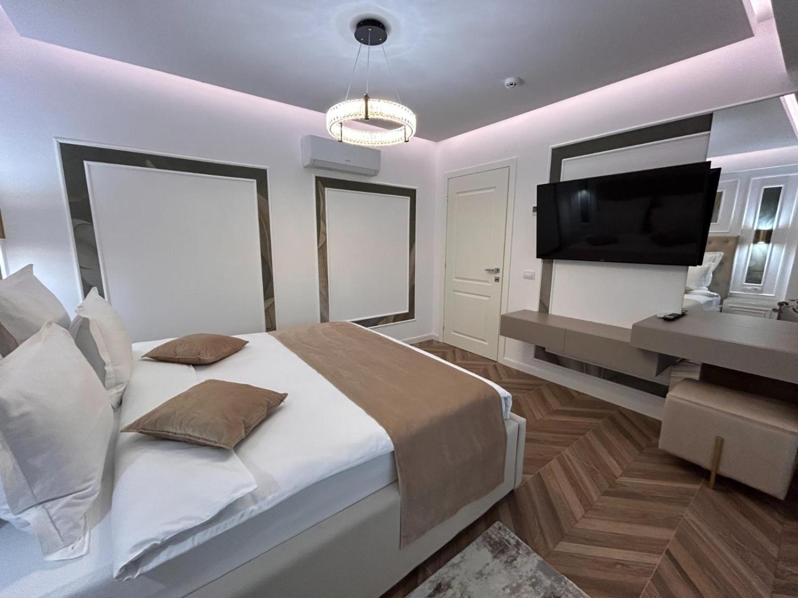 Monarc Boutique Aparthotel - Self Check-In Visan Esterno foto