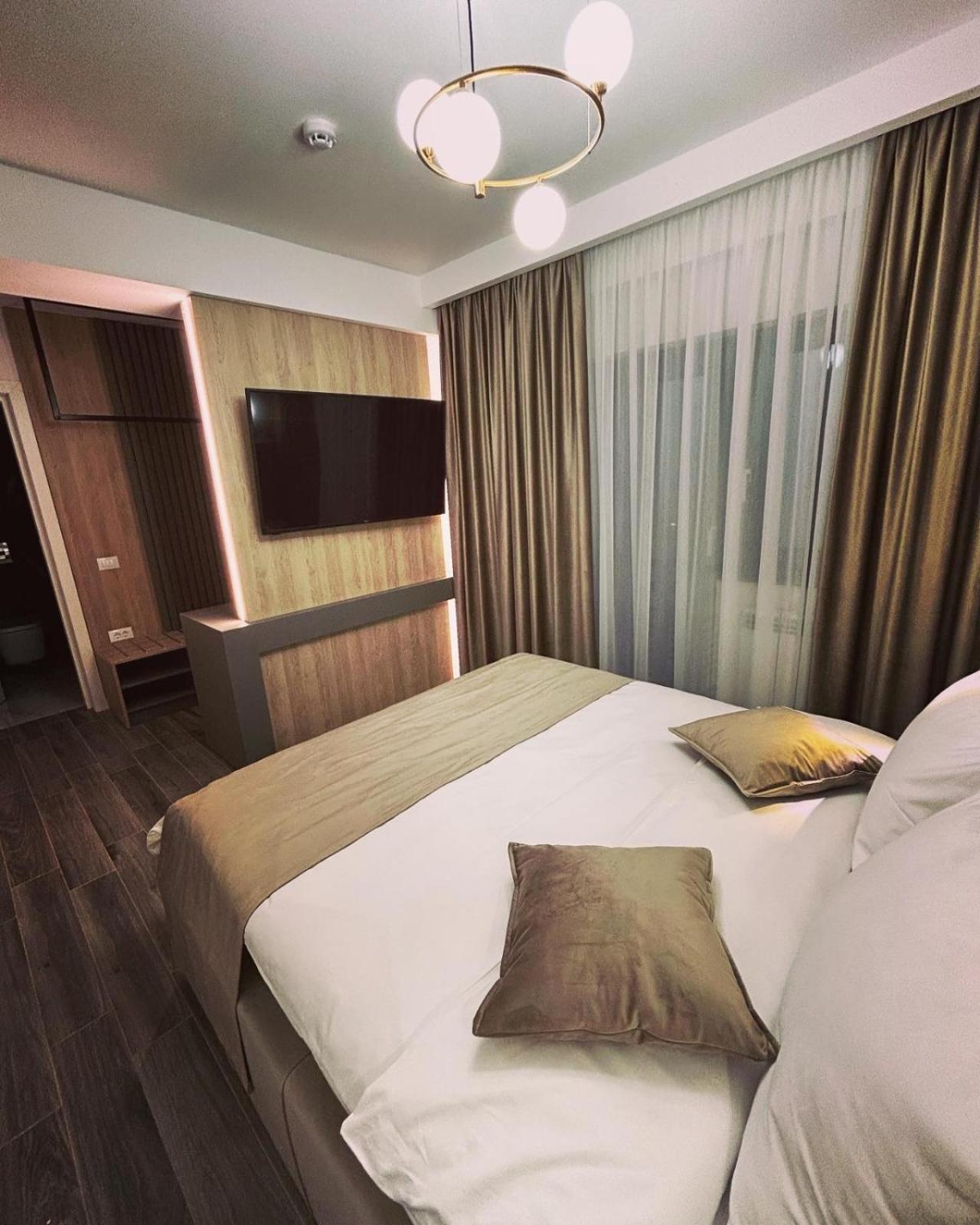 Monarc Boutique Aparthotel - Self Check-In Visan Esterno foto