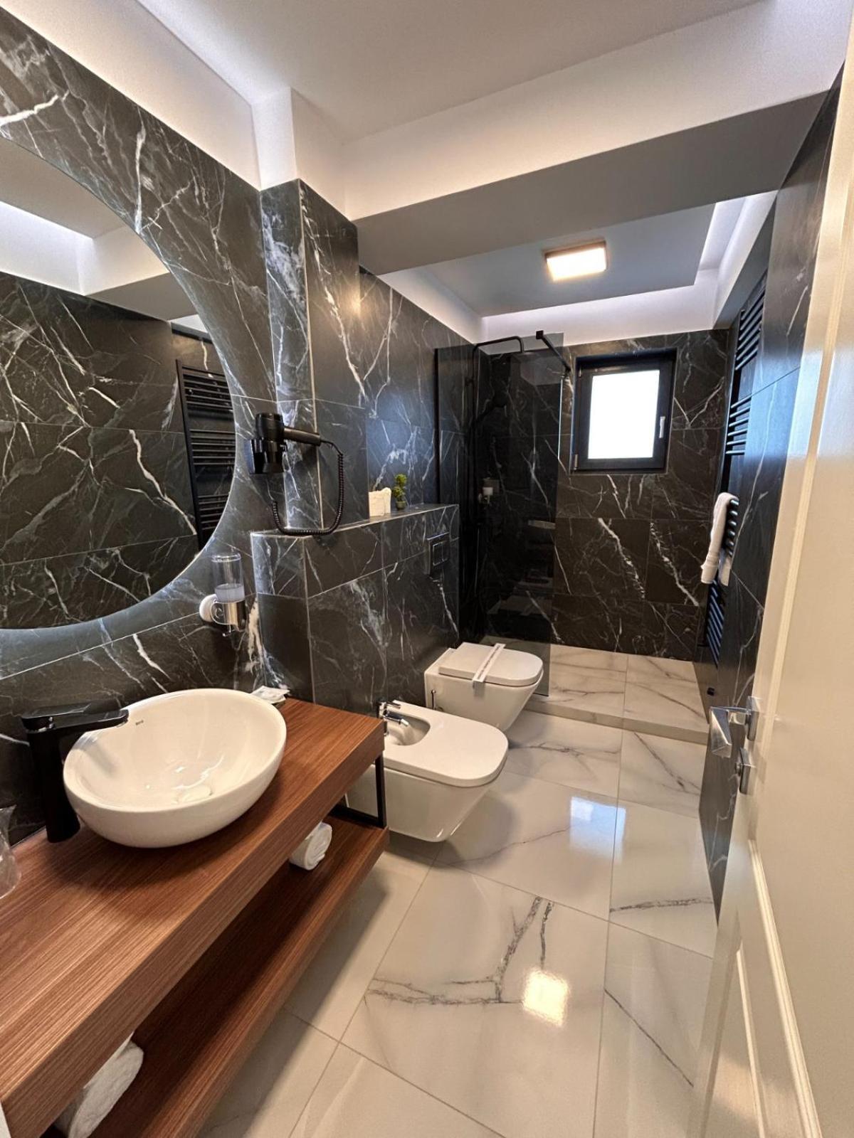 Monarc Boutique Aparthotel - Self Check-In Visan Esterno foto