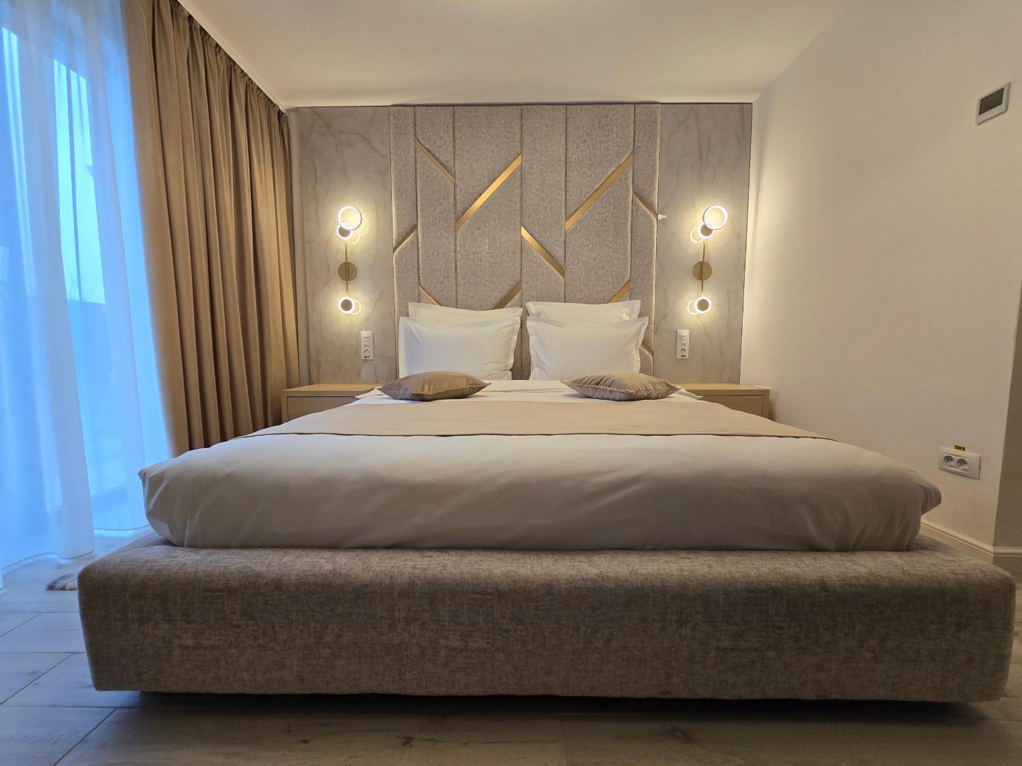 Monarc Boutique Aparthotel - Self Check-In Visan Esterno foto