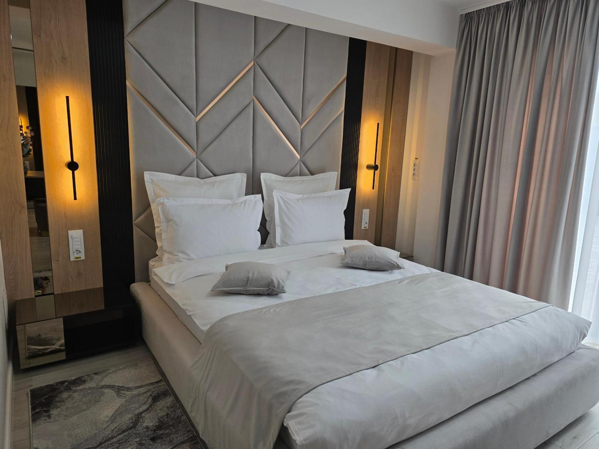 Monarc Boutique Aparthotel - Self Check-In Visan Esterno foto